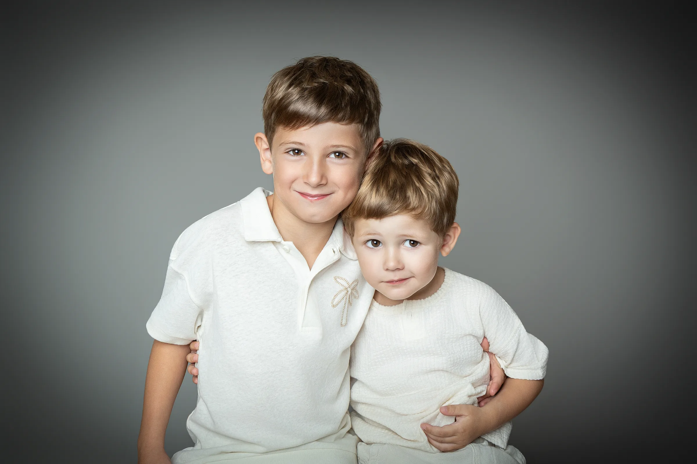 Deux frères complices, séance photo famille à Montesson
